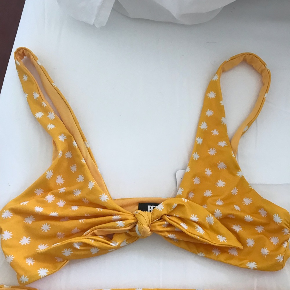 Beach Riot Swim Set - Picture 2 of 5